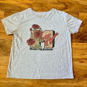 Vtg MTV Music Television Gray T-Shirt Red Roses Flowers Size Large Graphic Tee